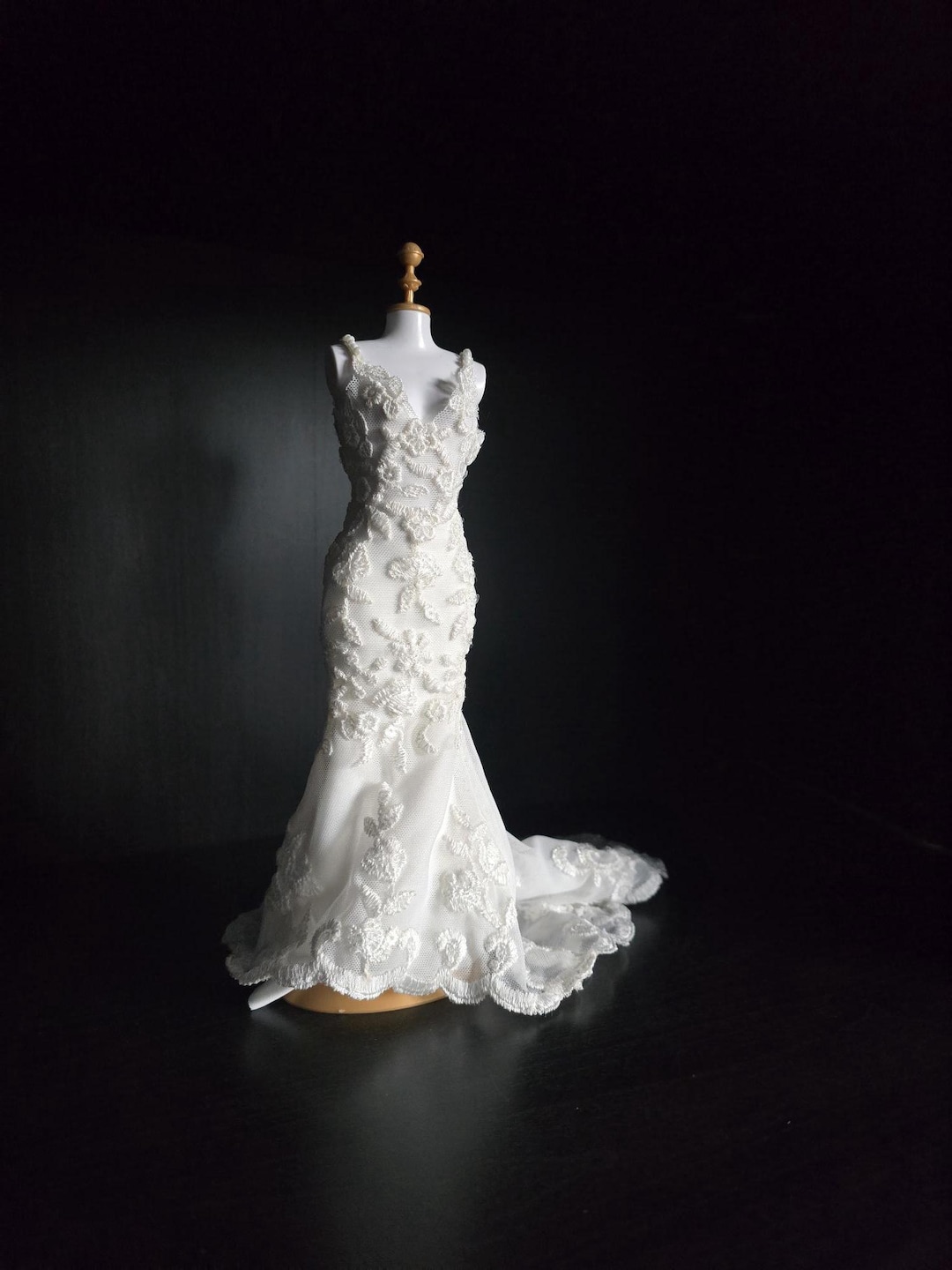 Miniature Wedding Dress Replica, Made-to-order Bridal Gown Keepsake. Bespoke Gift for Newlywed, Bride, Wife, Mum, Bridesmaids - 1:6 Scale