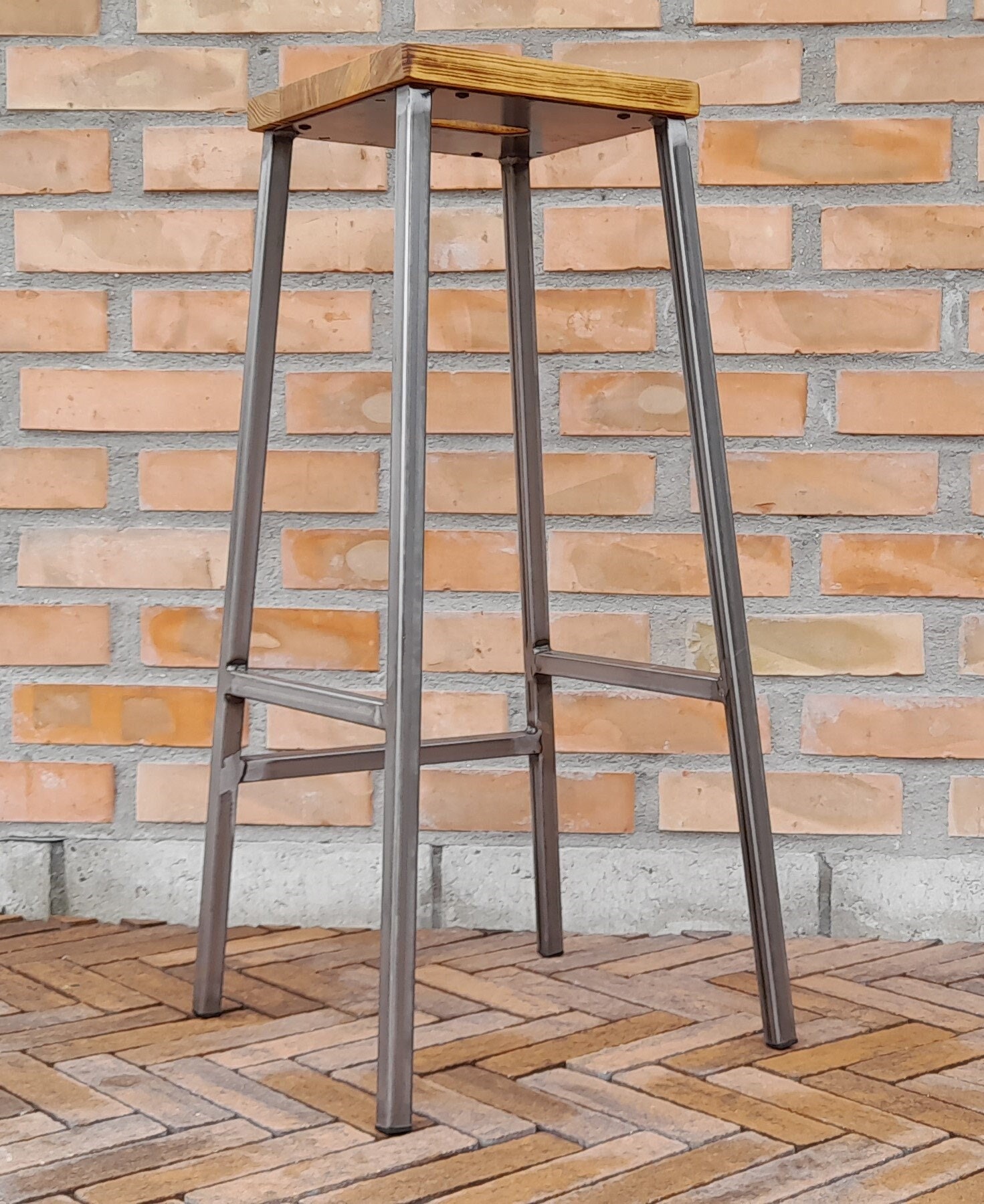 Industrial bar stool, solid, factory stool, high metal stool, with wooden seat, handmade.