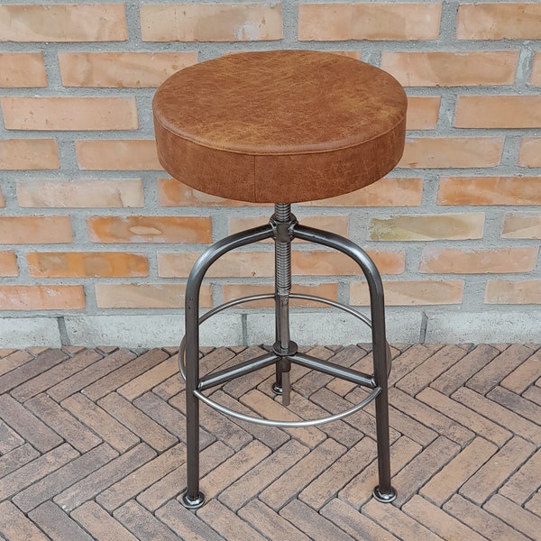 Taburete con asiento regulable en altura, estructura de metal, asiento de madera con esponja y piel, hecho a mano, estilo industrial