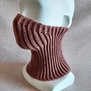 Easy crochet pattern for textured, ribbed, elastic, reversible unisex Neck and Face warming Gaiter Ski Mask, so-called Half Face Balaclava Mask. Teen and Adult sizes. A gift idea for the whole family crocheter!