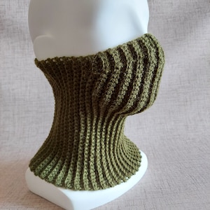 Easy crochet pattern for textured, ribbed, elastic, reversible unisex Neck and Face warming Gaiter Ski Mask, so-called Half Face Balaclava Mask. Teen and Adult sizes. A gift idea for the whole family crocheter!