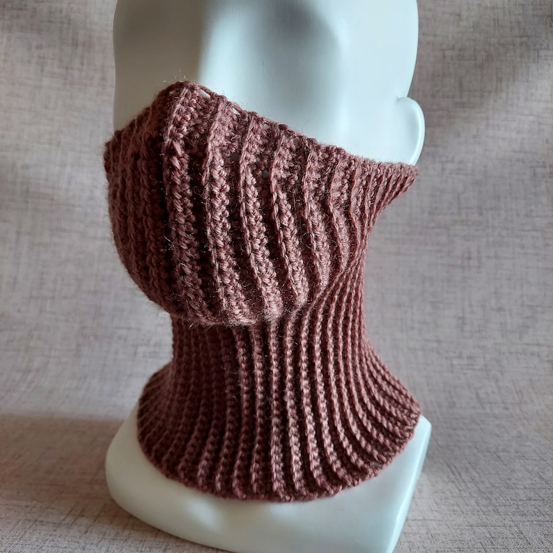 Easy crochet pattern for textured, ribbed, elastic, reversible unisex Neck and Face warming Gaiter Ski Mask, so-called Half Face Balaclava Mask. Teen and Adult sizes. A gift idea for the whole family crocheter!