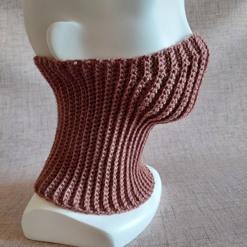 Easy crochet pattern for textured, ribbed, elastic, reversible unisex Neck and Face warming Gaiter Ski Mask, so-called Half Face Balaclava Mask. Teen and Adult sizes. A gift idea for the whole family crocheter!