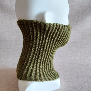 Easy crochet pattern for textured, ribbed, elastic, reversible unisex Neck and Face warming Gaiter Ski Mask, so-called Half Face Balaclava Mask. Teen and Adult sizes. A gift idea for the whole family crocheter!
