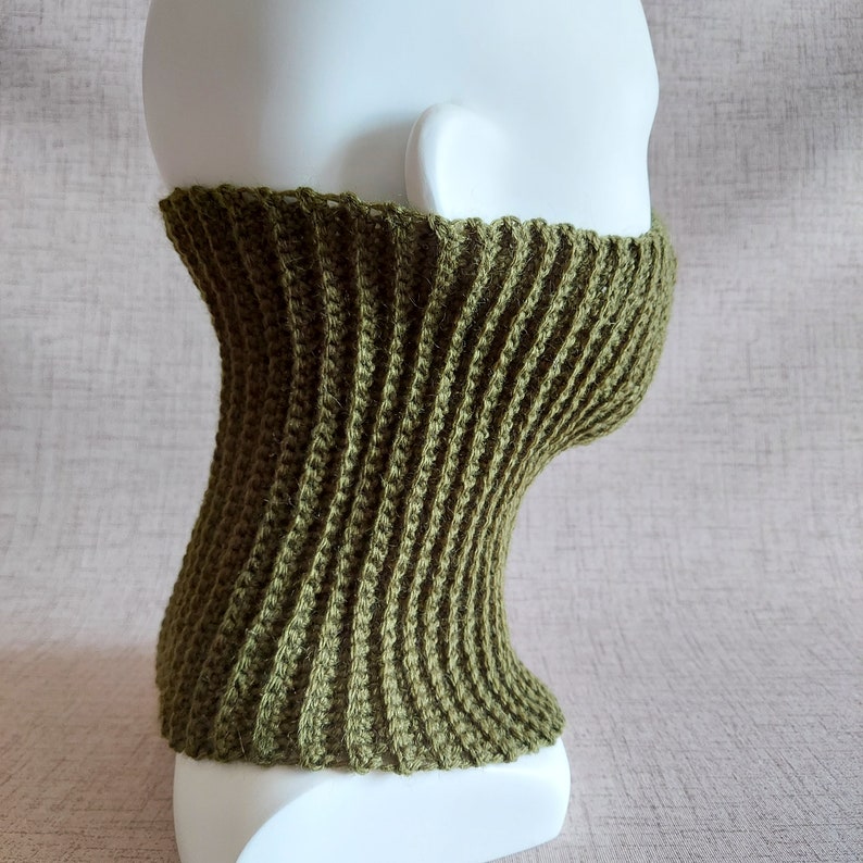 Easy crochet pattern for textured, ribbed, elastic, reversible unisex Neck and Face warming Gaiter Ski Mask, so-called Half Face Balaclava Mask. Teen and Adult sizes. A gift idea for the whole family crocheter!