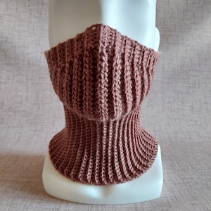 Easy crochet pattern for textured, ribbed, elastic, reversible unisex Neck and Face warming Gaiter Ski Mask, so-called Half Face Balaclava Mask. Teen and Adult sizes. A gift idea for the whole family crocheter!