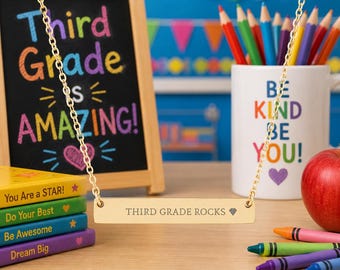 Dritte Klasse Rocks Gravur Halskette für Schüler I Einzigartiges Geschenk für Lehrer, Schüler I Goldhalskette für Back to School Geschenke