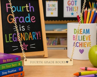 Vierte Klasse graviert Halskette für Studenten I Einzigartiges Geschenk für Lehrer, Studenten I Goldhalskette für Back to School Geschenke