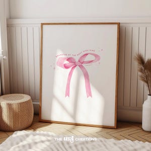 Arte de pared cristiano de la hija del rey, decoración de habitación coqueta, póster con versículo bíblico con estampado de lazo rosa estético, arte de pared preppy para guardería