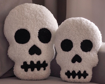 Skeletthuvud plyschkudde – Söt Halloween plyschdekoration | Dödskalle plysch | Halloween Dödskallekudde | Halloweenpresent | Högtidskuddar |