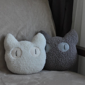Peluche tête de chat - Décoration amusante et effrayante | Décoration de chat noir | Cadeau amoureux | Coussin en peluche pour chat | Coussin doux en sherpa pour chat |