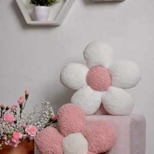 Daisy Flower Shaped Cushion Flower Teddy Boucle Throw Pillows Daisy Spring Nursery Decor Soft Decorative Pillow Cute Kids Pillow image 4