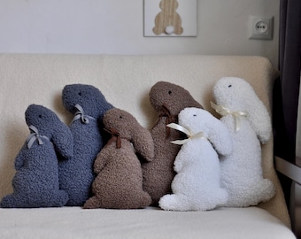 Hase Kissen - Osterdeko | Plüsch Osterkissen | Osterhase | Kaninchen-Kissen | Kaninchen Kissen | Hase Ostergeschenk |