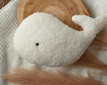 Giocattolo balena fatto a mano / Balena di peluche / Peluche coccole / Decorazione della stanza del bambino / Giocattolo del mare oceano / Animali dell'oceano / Balena bianca / Giocattoli per dormire del bambino