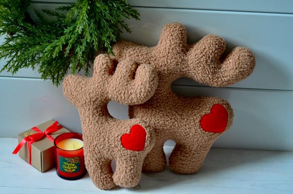 Christmas Reindeer Pillow - Christmas Home Decor | Christmas Gift Idea | Holiday Pillow | Winter Throw Pillow | Holiday Home Decor |