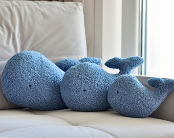Peluche de ballena azul hecho a mano / Decoración para bebés con tela bouclé