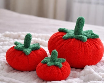 Röd tomatkudde - mjuk grönsaksdekoration | Grönsakskudde | Grönsaksdekoration | Matkudde | Plyschtomatleksak | Kärleksäpple | Present till mamma |