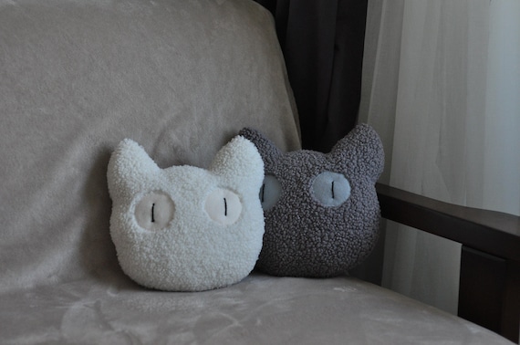 Plush Cat Head Pillow - Fun, Creepy Decor | Black Cat Decor | Cat Doll | Cat Lover Gift | Car Pillow | Gift for Cat Lovers |