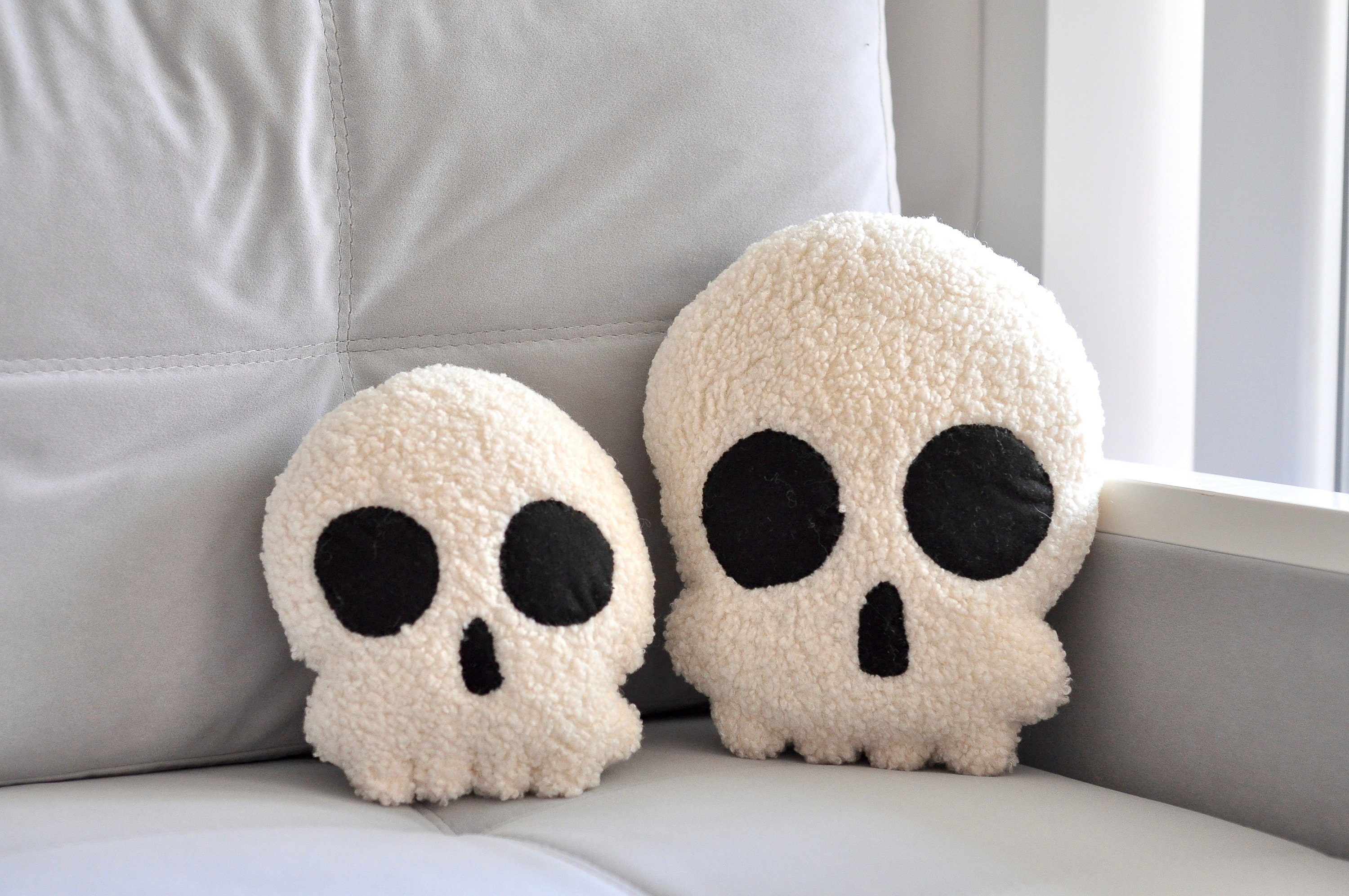 Plush Sherpa Skull Pillow - Halloween Pillows | Teddy Boucle Skeleton Pillow | Skull Cushion | Spooky Throw Pillows | Gothic Love Gift |
