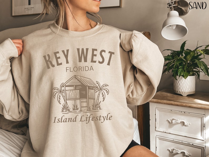 BALLAD LONG SLEEVE SWEATSHIRT, RESORT WHITE KEY WEST MONKEY GRAPHIC