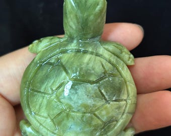 Echte Nephrit seltene grüne Jade-Schildkrötenfigur, Kristallschildkrötenstatue, Naturstein-Edelstein, Tierskulptur für Langlebigkeits-Glück