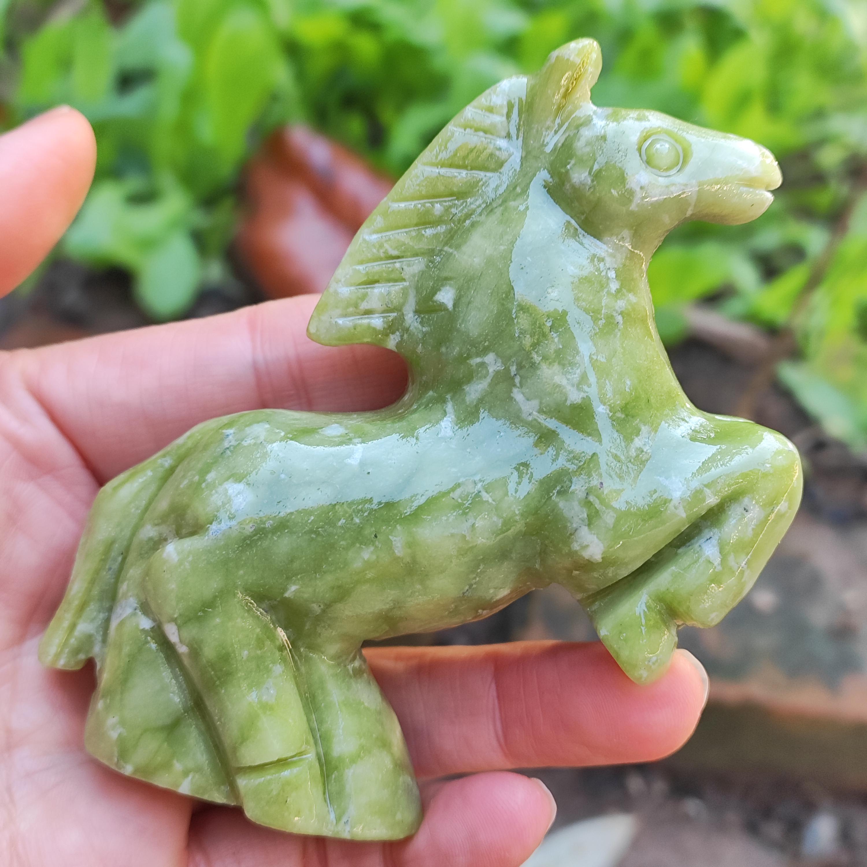 Natural Green Jade Horse Feng Shui Ornaments, Crystal Jumping