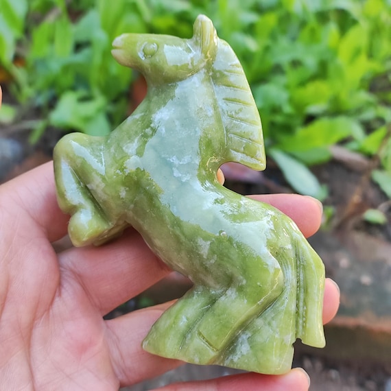 Natural Green Jade Horse Feng Shui Ornaments, Crystal Jumping