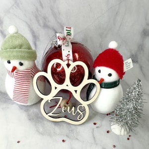 Paw Print Ornament, Paw Christmas Ornament, Paw Ornament for Dogs, Custom Pet Ornament, Pet Name Wooden Ornament, Christmas Tree Decor.