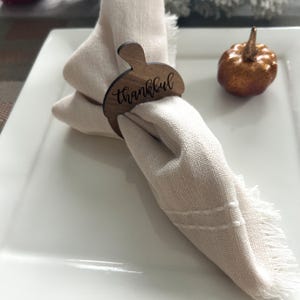Thanksgiving Napkin Ring Holder, Fall Napkin Holder, Custom Napkin Ring, Thanksgiving Table Setting, Thanksgiving, Wood Napkin Ring.