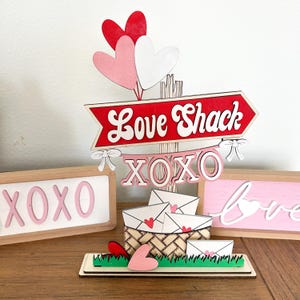 Valentine&#39;s Decor Interchangeable Inserts Set Wooden Sign Interchangeable Shelf Sitter Inserts Valentine&#39;s Home Decoration (Insert Only)