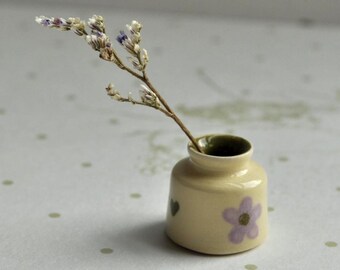Miniature Pottery Vase: Hand-Painted Ceramic Dollhouse Decor