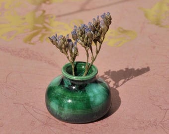 Miniature Emerald Green Pottery Vase: Hand-Painted Ceramic Dollhouse Decor
