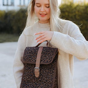 container adult meal picnic carrier