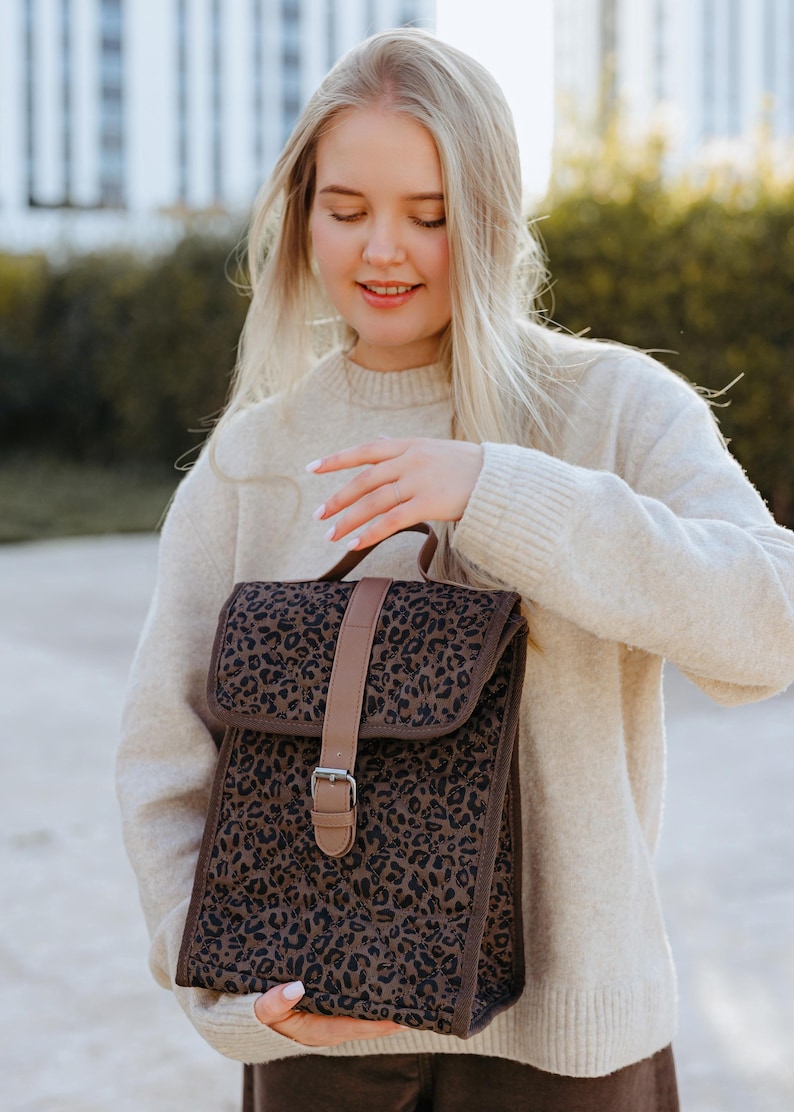 container adult meal picnic carrier