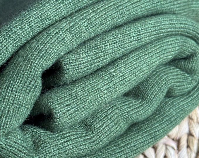 Handmade Knitted Cashmere Wool Shawl: Green Oversized Blanket Scarf