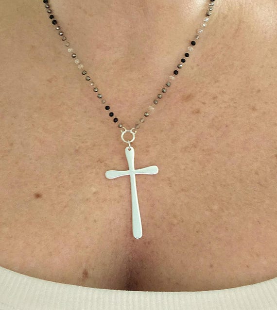 FaithHeart Collier Chapelet Catholique en Acier Inoxydable pour Femme, Chaîne Rosaire de 66cm avec Pendentif Crucifix et Médaille Vierge Marie, Bijou Religieux pour Communion et Baptême