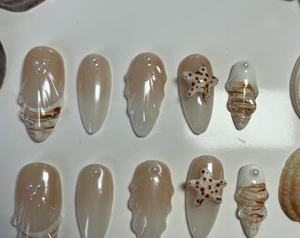 Handmade Press On Nails Seashell 3D | Nude Gold Elegant Reusable Acrylic Nails | Beach Vacation Nails