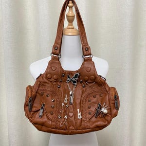Y2K Remake Handmade Tote Bag Punk Leather Bag Crossbody Bag Button Bottle Cap Design Shoulder Bag for women girl