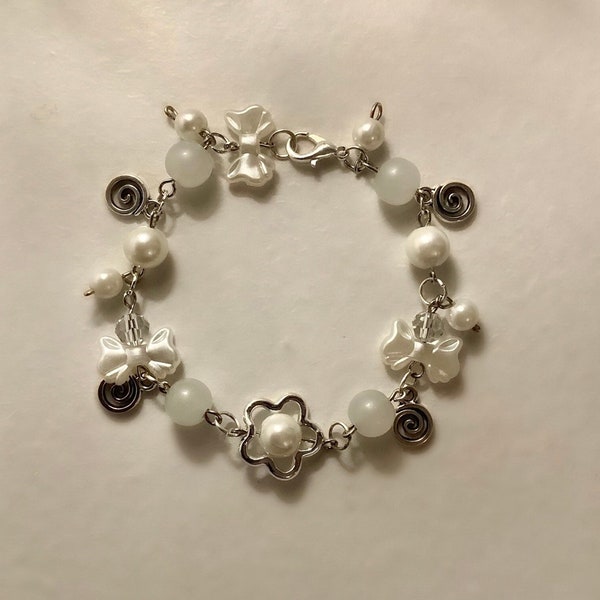 Bracelet à breloques perles angéliques | Coquette | Tendance |