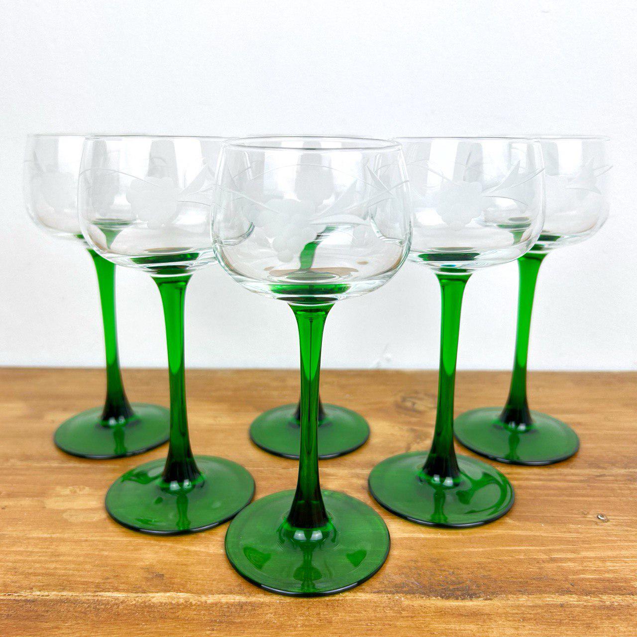 Green footed glasses