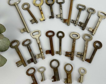 Set of 20 Vintage Skeleton Key/ Real Antique Skeleton Keys/ Authentic Church Keys/ Door keys / Bit Keys/ Skeleton Keys