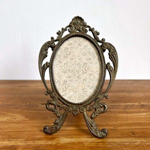 Vintage Ornate Brass Photo Frame/ Heavy Small Brass Frame/ Metal Oval Picture Frame 1950s
