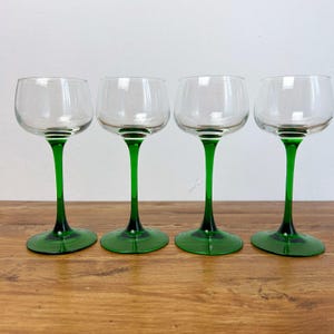 Set of 4 Vintage Luminarc Emerald Green Wine Glasses/ Vintage 1970s Barware/ Mid century vintage/ France