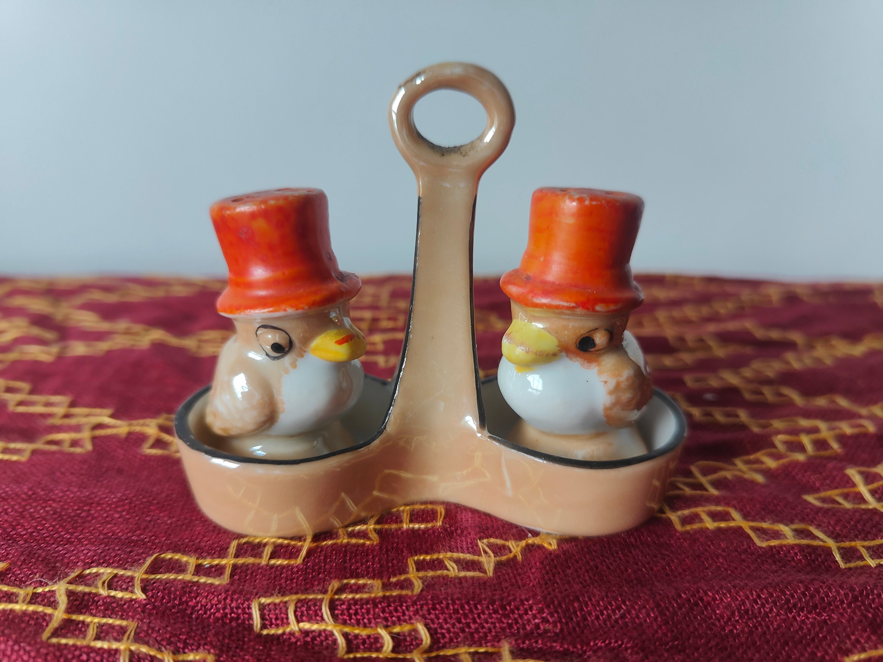Vintage Lusterware Mini Salt and Pepper Shakers Birds in Top Hats Fancy  Dress