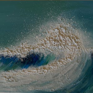 Könnte beinhalten: Ein strukturiertes Gemälde einer großen Ozeanwelle, die mit weißem Schaum und blauem und grünem Wasser bricht.