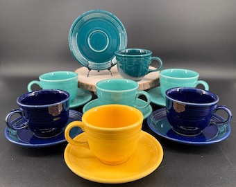 Conjunto de 7 xícaras e pires Fiesta Ware Homer Laughlin em cores sortidas