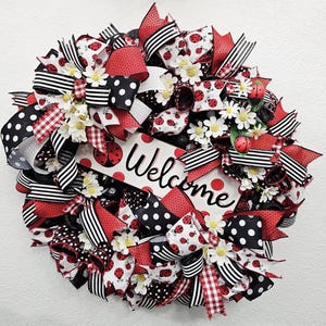 Ladybug Welcome Wreath, Summer Door Decor, Red Black Mesh Wreath, Daisy Garden Wreath, Whimsical Spring Home Decor, Ladybug Wreath