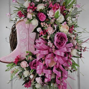 Pink Cowgirl Boot Wreath, Western Door Decor, Hot Pink Floral Wreath, Country Girl Gift, Rustic Farmhouse Wreath, Rodeo Home Decor
