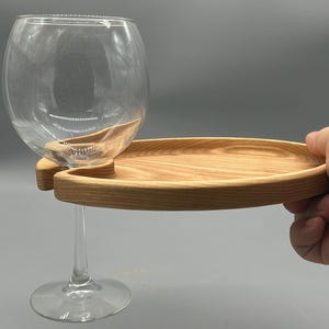 Set of 4 White Oak Personal Charcuterie Boards with Wine Glass Holder – Handcrafted & Customizable with Laser Engraving