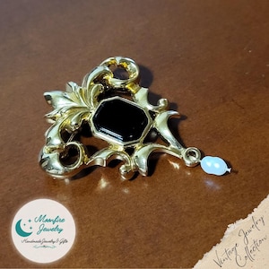 Vintage Avon Gold-Tone and Black Freshwater Pearl Dangle Brooch, Freshwater Pearl Brooch, Renaissance Style Brooch, Vintage Brooch